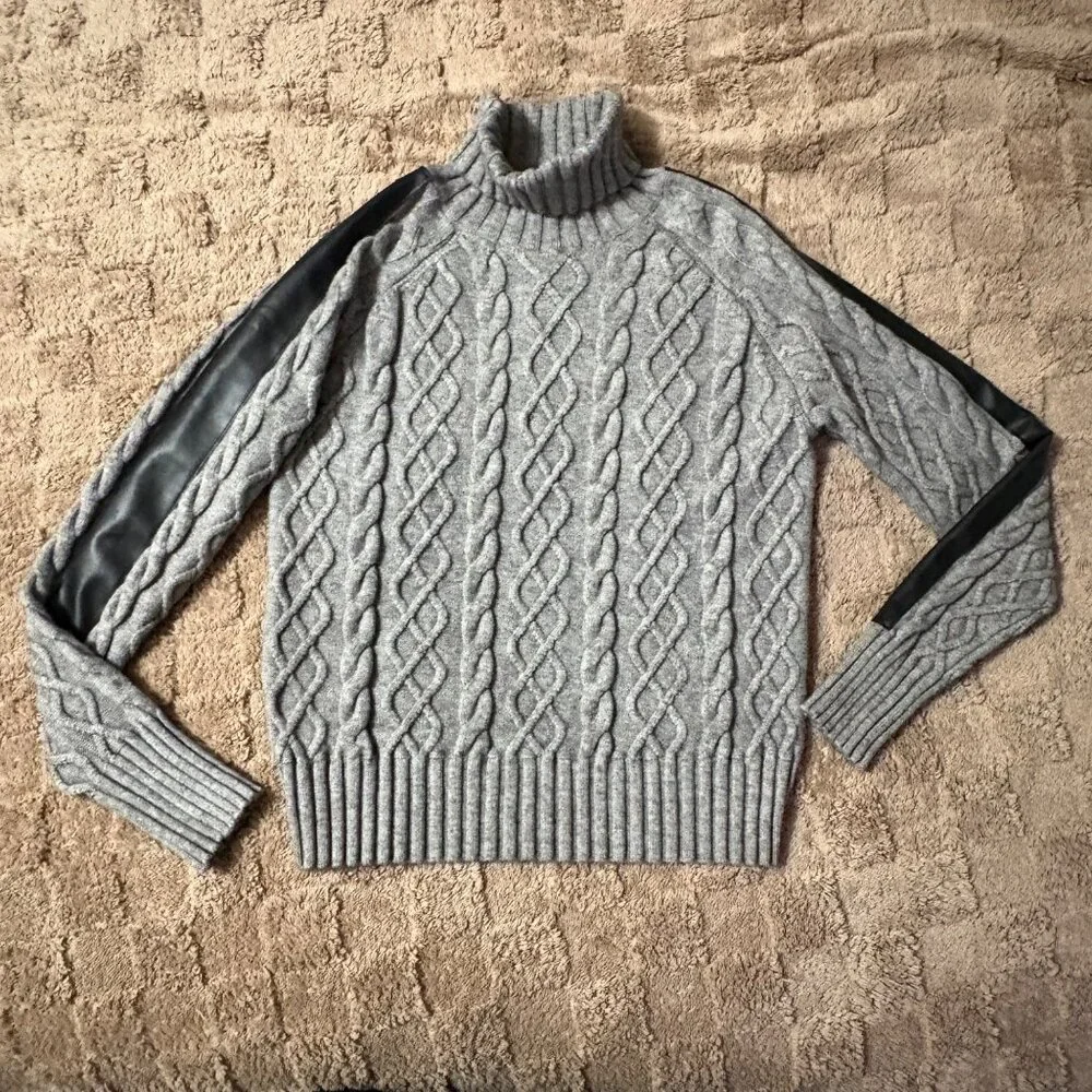 Like New Evereve Turtleneck Harlow Gray Cable Knit Sweater Leather Sleeve Size S - Picture 2 of 10